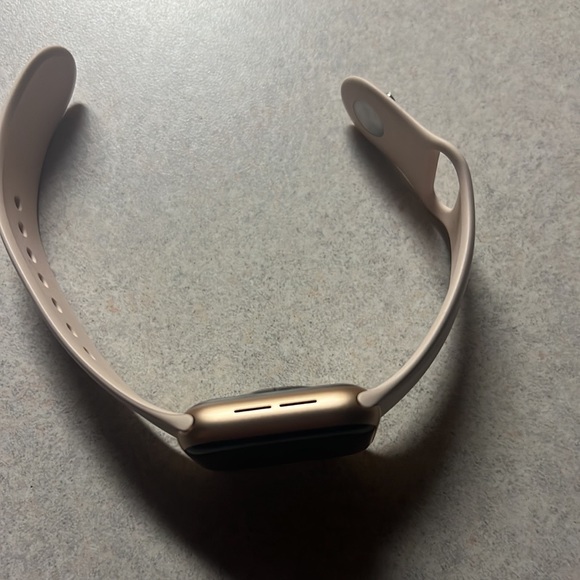 Apple watch Series 5 (Rose gold) - Picture 2 of 4